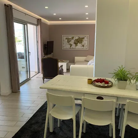 3 Bedroom With Sea View 8th Floor *